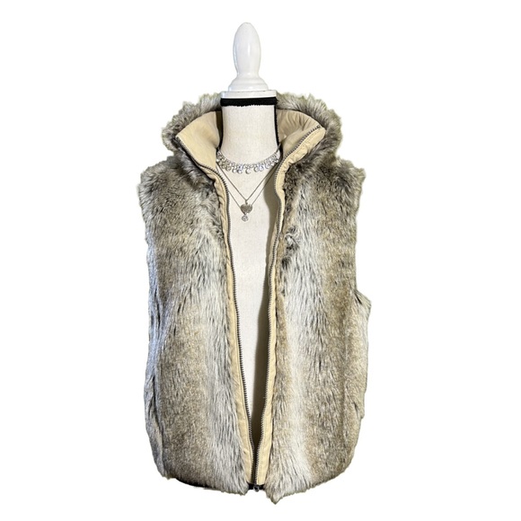 Weatherproof Garment Company Women’s Faux Fur Reversible Zip-Up Vest Tan M - Picture 2 of 7